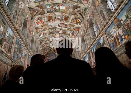 Il Vice Presidente Mike Pence e la Sig.ra Pence partecipano ad un tour venerdì 24 gennaio 2020 in Vaticano. Foto Stock