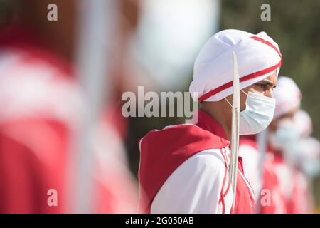 Reportage: Le truppe tunisine di guardia d'onore preparano per l'arrivo del Segretario della Difesa Dr. Mark T. Esper Tunis, Tunisia, 30 settembre 2020. Foto Stock