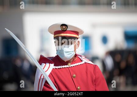 Reportage: Le truppe tunisine di guardia d'onore preparano per l'arrivo del Segretario della Difesa Dr. Mark T. Esper Tunis, Tunisia, 30 settembre 2020. Foto Stock