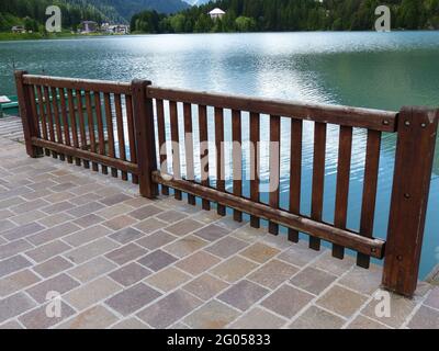 Splendida vista sui laghi e i ruscelli delle Dolomiti nelle Alpi, Italia Foto Stock