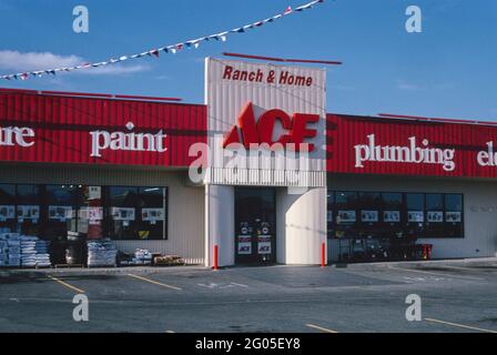 2000s America - ACE hardware, Post Falls, Idaho 2004 Foto Stock