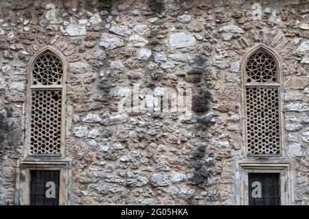 Moschea di Roznamedzi Ibrahim-efendi, Mostar, Erzegovina, Bosnia-Erzegovina. Solo moschea non colpita dalla guerra bosniaca 1992-1995 Foto Stock