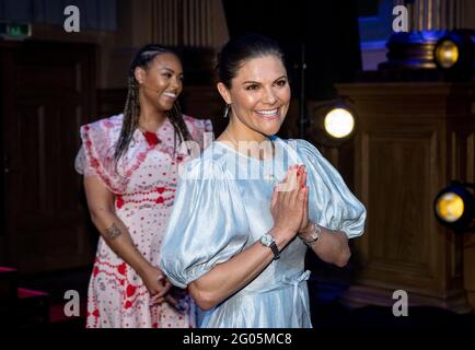 Crown Princess Victoria e Amie Bramme Sey che hanno ospitato l'Alma Award (l'Astrid Lindgren Memorial Award), una cerimonia digitale dovuta alla pandemia della corona. Stoccolma, Svezia, 31 maggio 2021 Foto: Christine Olsson / TT / codice 10430 Foto Stock