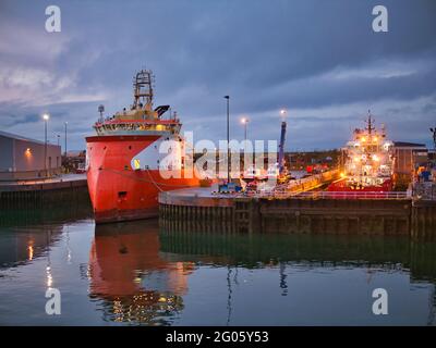 Cipro ha contrassegnato Sea Falcon ormeggiato nel porto di Aberdeen, Scozia, Regno Unito - questa nave è una nave offshore Tug and Supply costruita nel 2013. Foto Stock