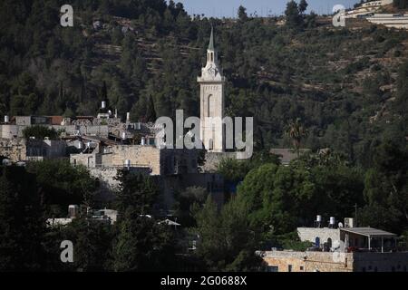 Chiesa cattolica di San Giovanni Battista dove la tradizione dice che Giovanni Battista è nato, Ein Karem, quartiere di Gerusalemme nelle colline della Giudea. Foto Stock