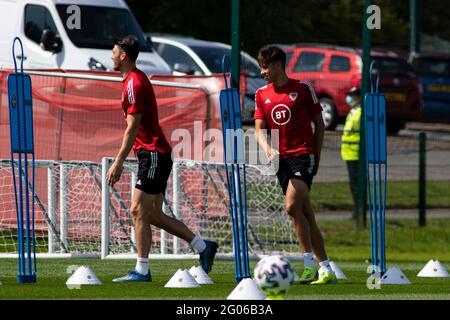 Hensol, Regno Unito. 1 giugno 2021. Rubin ColWill del Galles durante la formazione al resort vale in vista del loro internazionale amichevole contro la Francia domani. Credit: Lewis Mitchell/Alamy Live News Foto Stock