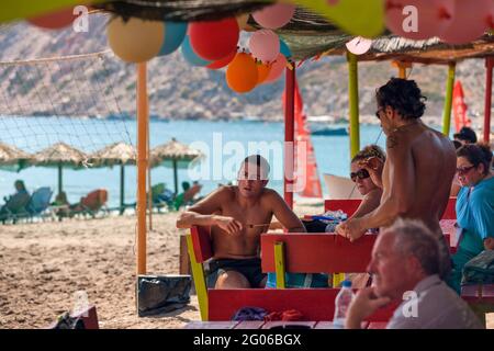 Beach bar, spiaggia di Agia Kiriaki, Isola di Milos, Grecia, Milos, CICLADI, Grecia, Europa Foto Stock