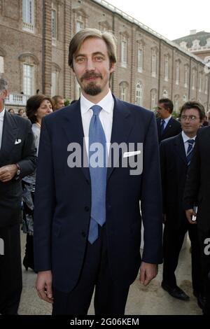 Il principe Amedeo, figlio del duca d'Aosta Principe Aimone, duca di Puglia (Aimone di Savoia-Aosta), partecipa alla cerimonia di apertura del Palazzo la Venaria reale a Torino, il 12 ottobre 2007. Dopo 10 anni di lavori di restauro, il più antico palazzo la Venaria reale, costruito nel XVII e XVIII secolo dalla famiglia Savoia, ha aperto alla visita del pubblico. L'edificio rappresenta un esempio della più magnifica architettura barocca e arte. Foto di Marco Piovanotto/ABACAPRESS.COM Foto Stock