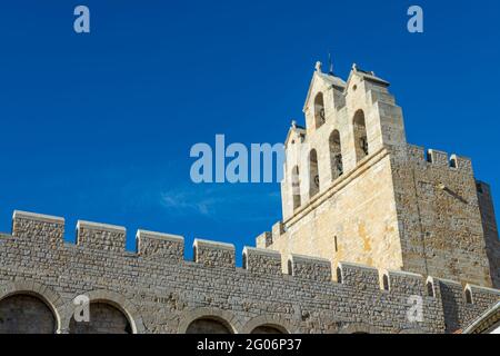 Chiesa di Saintes-Maries-de-la-Mer nella Camargue, Bocche del Rodano, Francia meridionale Foto Stock