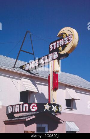 1980 America - segno di Stine's Nite Club, Malta, Montana 1987 Foto Stock