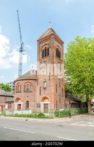 La chiesa di nostra Signora della compassione Upton Park, adiacente al grande riqualificazione dell'ex stadio Boleyn Ground di West Ham United, Green Street, Londra Foto Stock