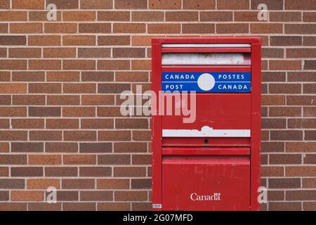 Stewiacke, Canada - 29 maggio 2021: Canada Post Mailbox. Canada Post Corporation è il principale fornitore di servizi postali del Canada ed è una società di capitali. Foto Stock