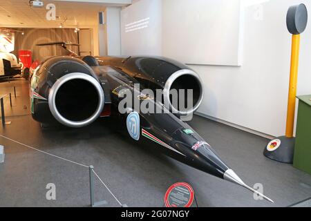 Thrust SSC (Super Sonic Car)(1997), Land Speed Record Holder, Coventry Transport Museum, Millennium Place, Coventry, West Midlands, Inghilterra, Regno Unito Europa Foto Stock