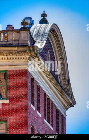 Providence gas Company Building, 100 Weybosset Street, progettato da Clarke & Howe, in stile coloniale revival. Costruito nel 1924. Foto Stock