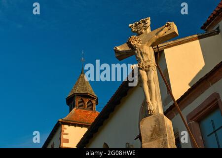 FRANCIA, BAS-RHIN (67), DAMBACH-LA-VILLE, CRISTO IN CROCE (1682-1687) E CAPPELLA DI SAN SEBASTIAN Foto Stock