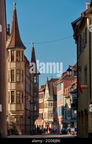 FRANCIA, ALTO RENO (68), COLMAR, GRAND RUE E LA MAISON DES PORTADES Foto Stock