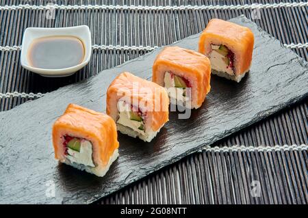 Philadelphia Deluxe Sushi, deliziosi, succosi e succulenti panini Foto Stock