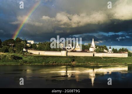 Fiume Volga a Staritsa, regione di Tver. Foto di alta qualità Foto Stock