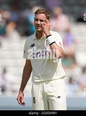 Stuart Broad dell'Inghilterra durante il giorno uno del primo incontro LV= Insurance Test a Lord's, Londra. Data immagine: Mercoledì 2 giugno 2021. Foto Stock