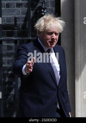 Londra, Inghilterra, Regno Unito. 2 Giugno 2021. Il primo Ministro britannico BORIS JOHNSON dà il benvenuto al Segretario Generale della NATO Jens Stoltenberg al 10 di Downing Street. Credit: Tayfun Salci/ZUMA Wire/Alamy Live News Foto Stock