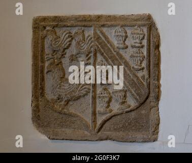 Stemma di pietra in All Saints Church, Rushton, Northamptonshire, Inghilterra, Regno Unito Foto Stock