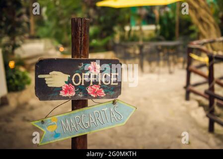 Tavole che mostrano i luoghi per l'ufficio e il bar Foto Stock