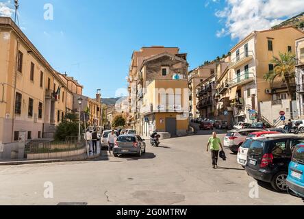 Monreale, Sicilia, Italia - 8 ottobre 2017: Paesaggio urbano di Monreale, è una città italiana della città metropolitana di Palermo in Sicilia. Foto Stock