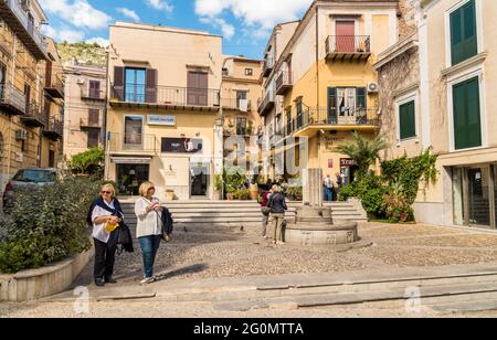 Monreale, Sicilia, Italia - 8 ottobre 2017: Paesaggio urbano di Monreale, è una città italiana della città metropolitana di Palermo in Sicilia. Foto Stock