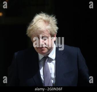 2 giugno 2021, Londra, Inghilterra, Regno Unito: Il primo ministro britannico BORIS JOHNSON dà il benvenuto al segretario generale della NATO Jens Stoltenberg (non mostrato) a 10 Downing Street. (Immagine di credito: © Tayfun Salci/ZUMA Wire) Foto Stock