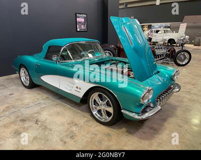 Mostra Chevy Corvette degli anni '50 all'interno del San Diego Automotive Museum, Balboa Park, California Foto Stock