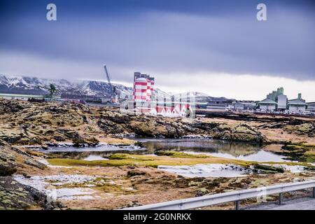 Reykjavic , Islanda - 18 febbraio 2020: Vista sul porto e porto turistico di Reykjavik la capitale dell'Islanda in fine stagione invernale. Foto Stock