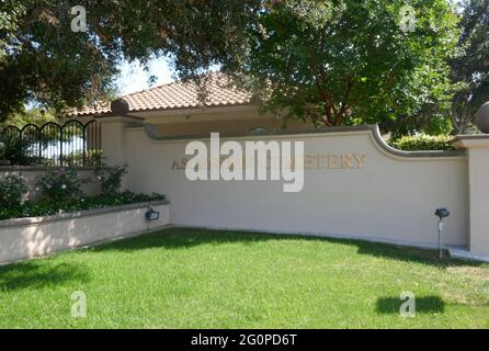 Lake Forest, California, USA 2 giugno 2021 UNA visione generale dell'atmosfera del cimitero dell'Ascensione il 2 giugno 2021 a Lake Forest, California, USA. Foto di Barry King/Alamy Stock foto Foto Stock