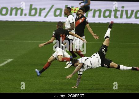 San Paolo, San Paolo, Brasile. 2 Giugno 2021. (SPO) Coppa del Brasile: Cornici e Atletico Goianiense. 2 giugno 2021, Sao Paulo, Brasile: Il giocatore atletico Goianiense Joao Paulo celebra il suo obiettivo durante la partita di calcio contro i Corinzi, valida per la terza fase della Coppa del Brasile, tenutasi alla Neo Quimica Arena, a Sao Paulo, il Mercoledì sera (2). Credit: LECO Viana/TheNews2 Credit: LECO Viana/TheNEWS2/ZUMA Wire/Alamy Live News Foto Stock