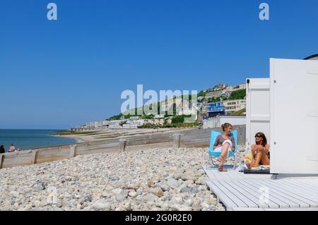 SENNA MARITTIMA (76) NORMANDIA, LE HAVRE, LA SPIAGGIA DEL LUNGOMARE, CAPANNA SULLA SPIAGGIA Foto Stock