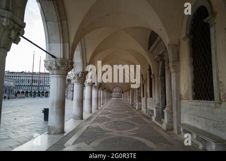 Venezia durante il Lockdown di Covid19, Italia, Europa, Piazza San Marco, spesso conosciuta in inglese come Piazza San Marco, il Palazzo Ducale Foto Stock