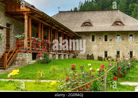 Le monache' quarti al Monastero di Voronet, Voronet, Romania Foto Stock