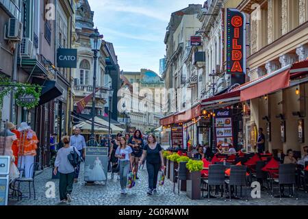 Street ristoranti a Lipscani, Bucarest, Romania Foto Stock