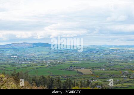 Paesaggio irlandese. Vista dalla collina Tara nei dintorni. Contea di Wexford. Irlanda. Foto Stock