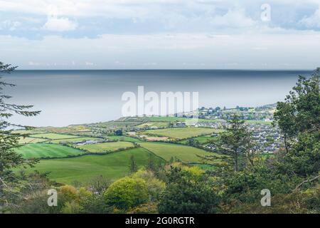 Paesaggio irlandese. Vista dalla collina Tara nei dintorni. Contea di Wexford. Irlanda. Foto Stock