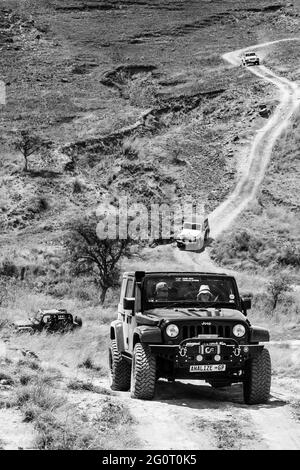 H, SUD AFRICA - 06 gennaio 2021: Harrismith, Sud Africa - 02 2015 ottobre: Addestramento del driver del percorso di montagna 4x4 al Camp Jeep nel Drakensberg Foto Stock