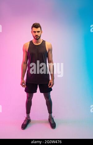 Un giovane europeo in studio Foto Stock