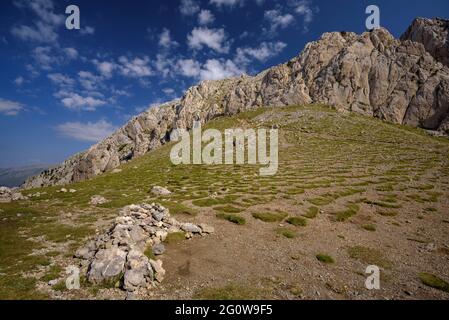 Enforcadura del Pedraforca (depressione montana tra le due cime) (provincia di Barcellona, Catalogna, Spagna, Pirenei) Foto Stock