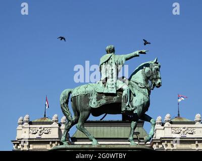 BELGRADO, SERBIA - 27 luglio 2015: Belgrado, Serbia, 27 luglio 2015. - il monumento di Knez Mihailo (duca Mihailo Obrenovic) a Belgrado Foto Stock