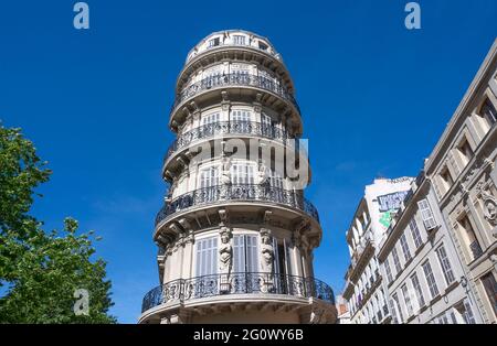 Angolo di architettura Haussmanniana di la Canebière, rue Vincent Scotto, Marsiglia Foto Stock