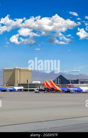 Terminal Southwest Airlines presso l'aeroporto internazionale McCarran di Las Vegas in Nevada, Stati Uniti Foto Stock