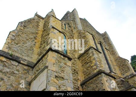Vista della chiesa medievale di St Leonard Hythe, INGHILTERRA Foto Stock