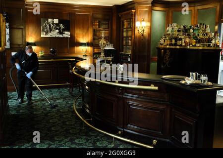 Il famoso Museo Bar del 1912 presso il Palace Hotel (Westin Palace), uno dei migliori hotel di Madrid, Spagna Foto Stock