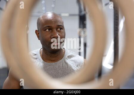 Primo piano ritratto di atleta africano americano. Spazio per il testo. Foto Stock