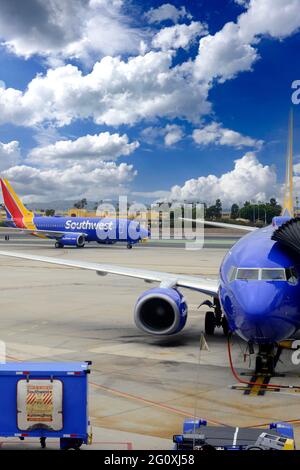 Southwest Airlines Boeing 737 al cancello in attesa di partenza dall'aeroporto di San Diego nella California meridionale Foto Stock