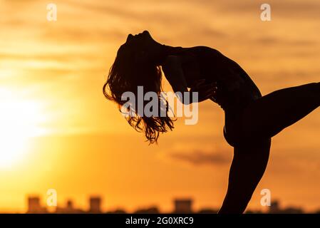 Danza nelle nuvole Foto Stock